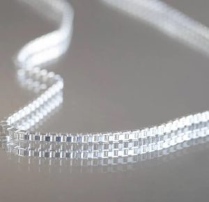 Alexis Russell Jewelry Box Chain 男士頸鏈